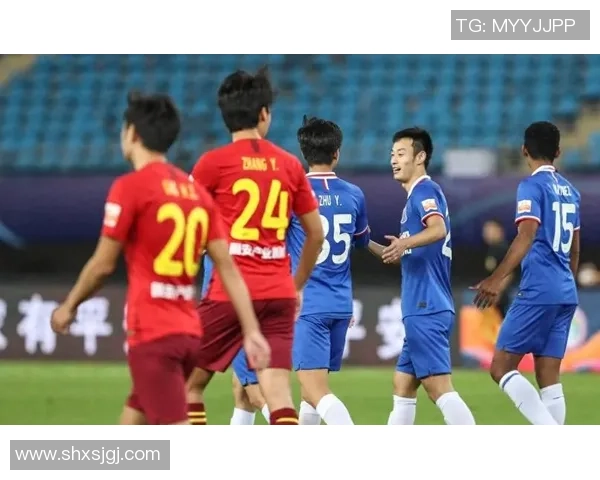 喜讯！申花最强中卫国脚伙伴将官宣在12月份转会去成都踢联赛！蓉城球迷点赞欢迎